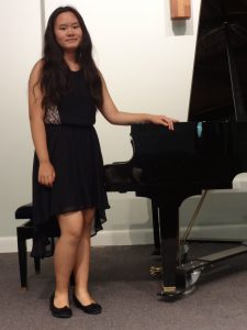 After two years’ study, Anni won a competition play at Carnegie Hall in December 2016.